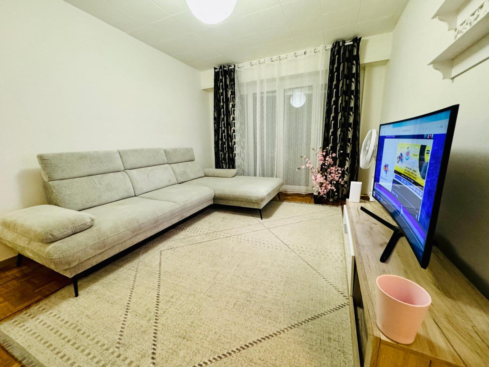 Les Jardins Du Confort Apartment